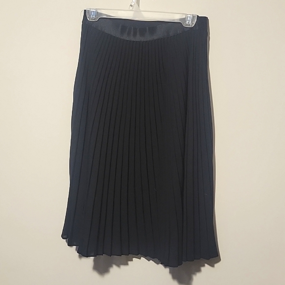 Womens Express pleated black skirt, size S